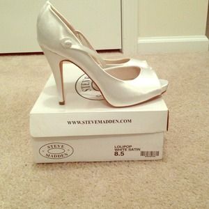 Steve Madden Dyeable Peeptoe Pumps white satin.