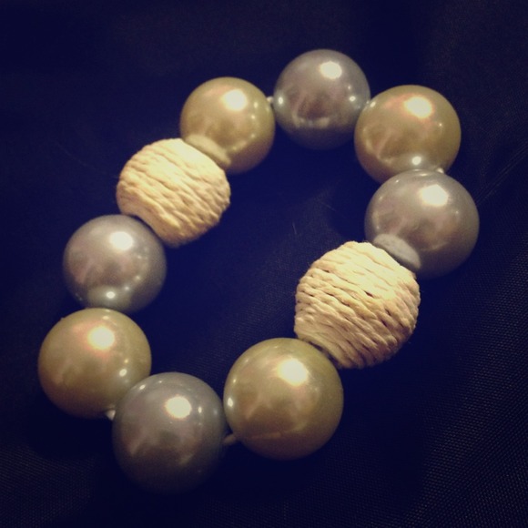 Big pearl bracelet