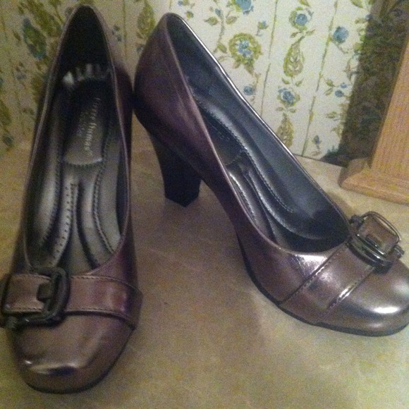 Dress shoes