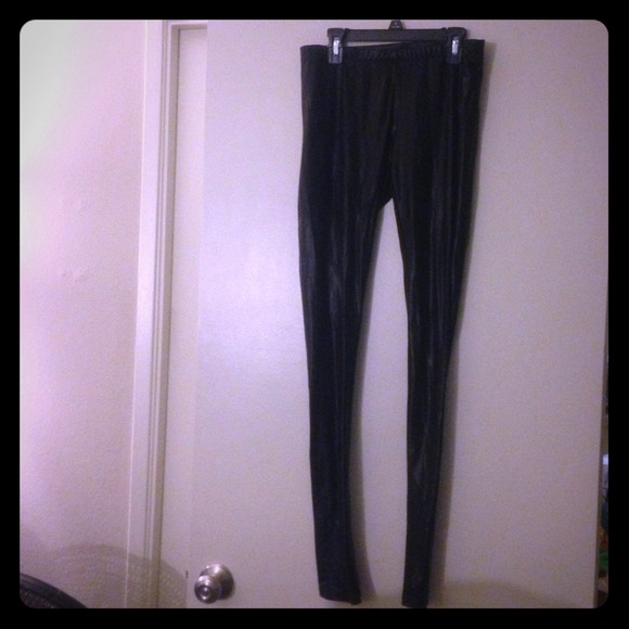 🔴TRADED🔴 Silence+noise leggings&teal silk shirt