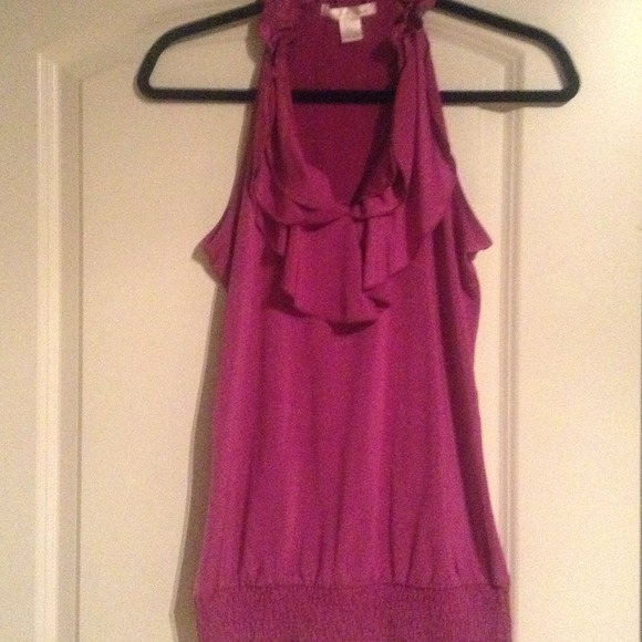 Stunning sleevless top by Charlotte Russe.