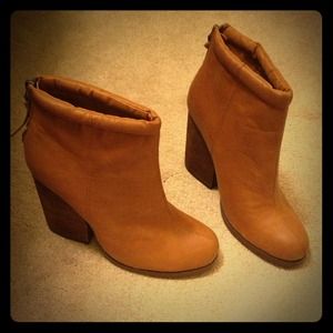 ⭐Reduced⭐Never Worn Cognac Brown Eva Bootie