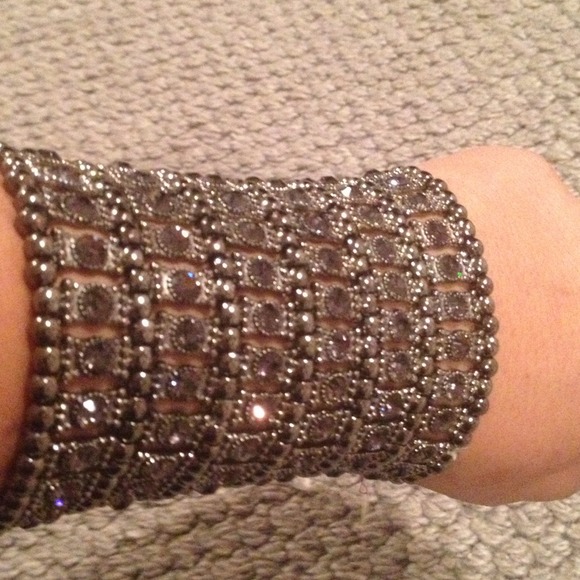 ❌Sold❌BRAND NEW!!! Wide Stretch Bracelet!!! - Picture 2 of 3