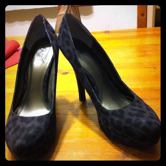 Charcoal Grey and Black Cheetah print pump!