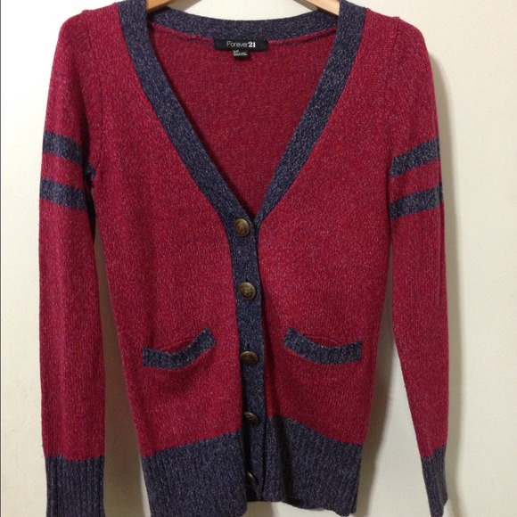 Preppy style cardigan π - Picture 3 of 3