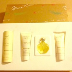 Nina Ricci gift set!