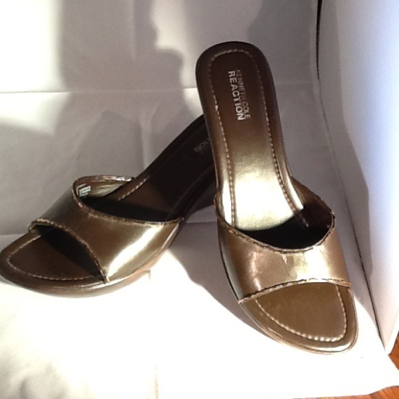 Kenneth Cole Reaction Wedges
