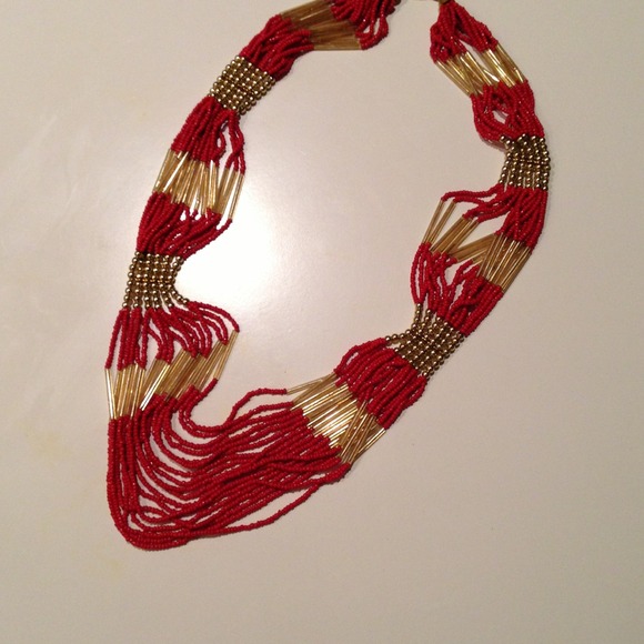 >>>>>SOLD<<<<>Statement necklace