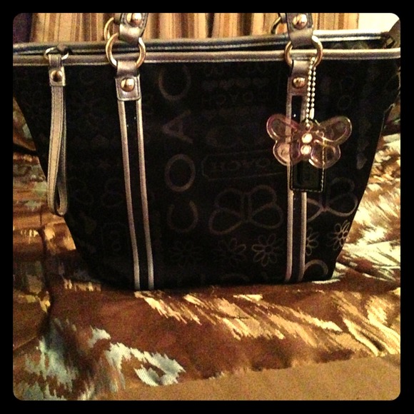 Authentic Coach handbag, cute!