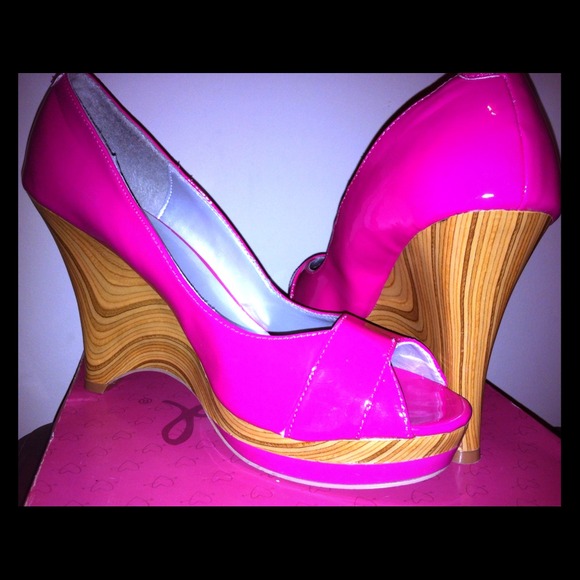 💢SOLD💢 Pink Wedges!!! HOT - Picture 1 of 4