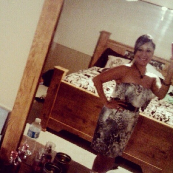 Dress - Picture 2 of 2