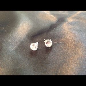 Round cut stud earrings