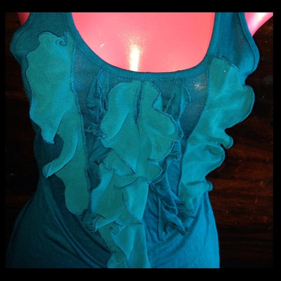 XS Ruffled Sexy Top - Picture 2 of 3