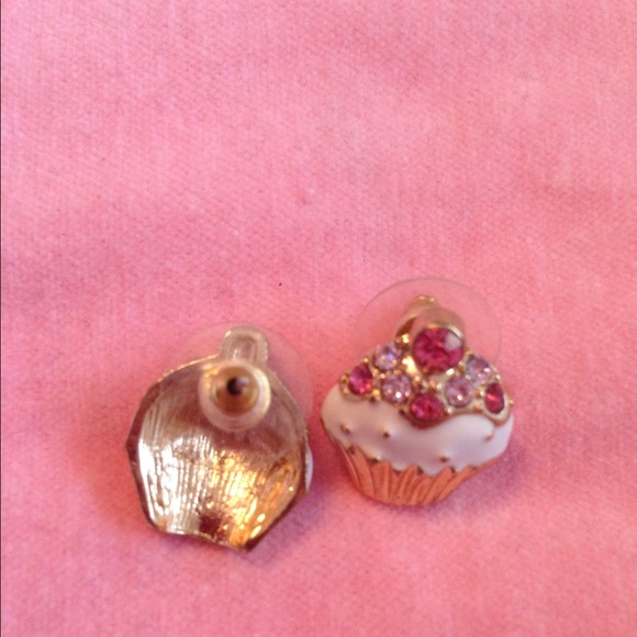 ❌Bundled❌Cupcake stud earrings🎀 - Picture 3 of 3