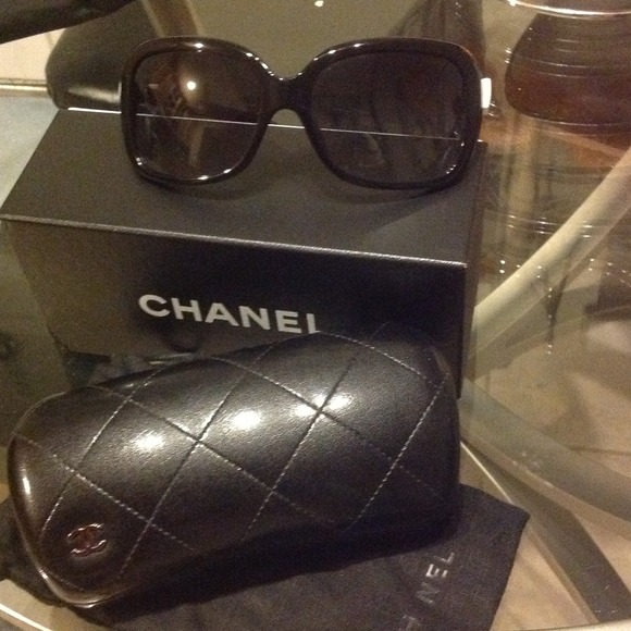 ❌Sold❌ on ebay Authentic Chanel sunglasses - Picture 2 of 4