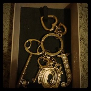 Authentic juicy keychain