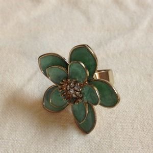 Flower cocktail ring