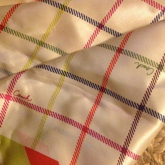 🌷 Adorable Spring COACH Scarf 🌷 - Picture 3 of 4