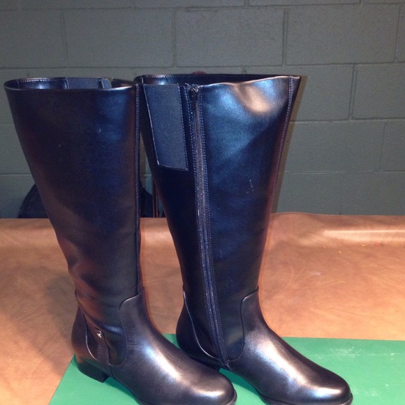 Ros Hommerson Sonah boots.