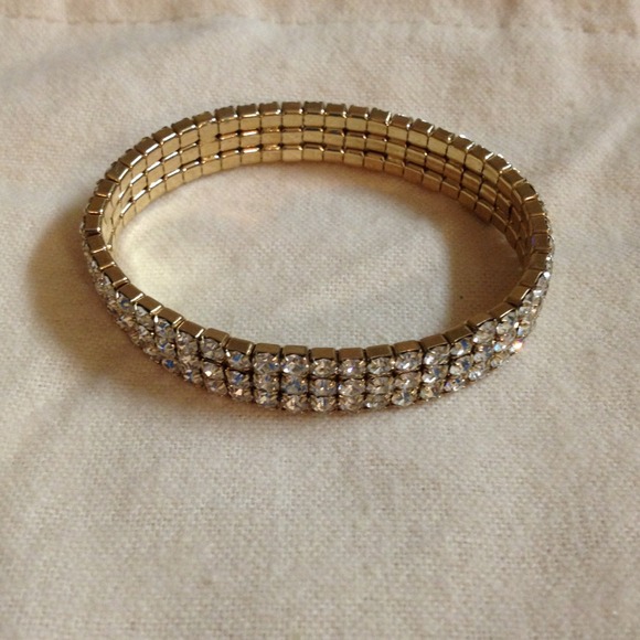 Stretchy crystal bracelet