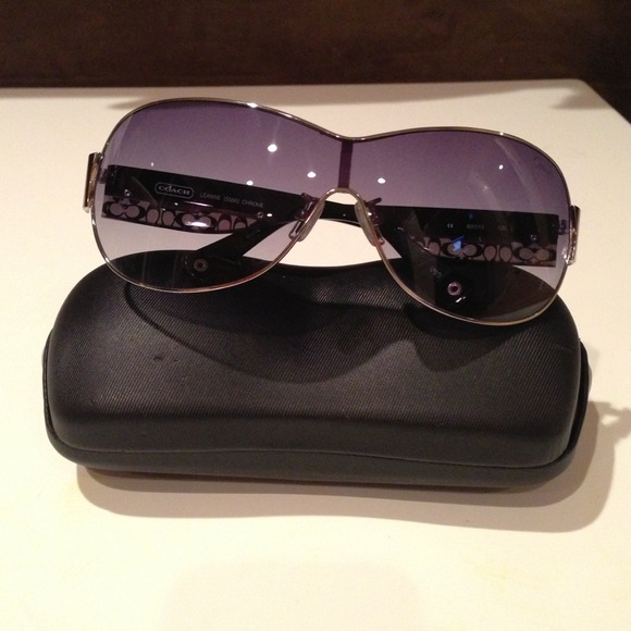 >>>>****SOLD****<<< Coach sunglasses