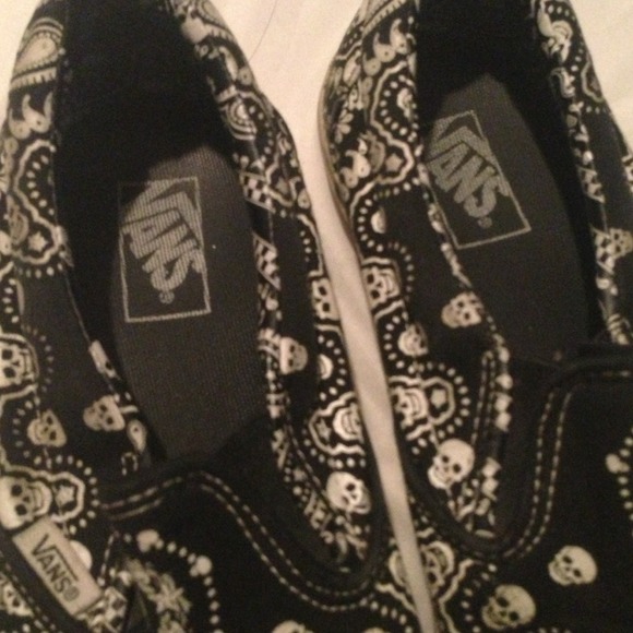 Vans - Picture 2 of 3