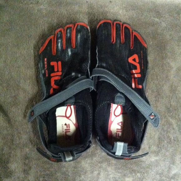 Fila toe shoes