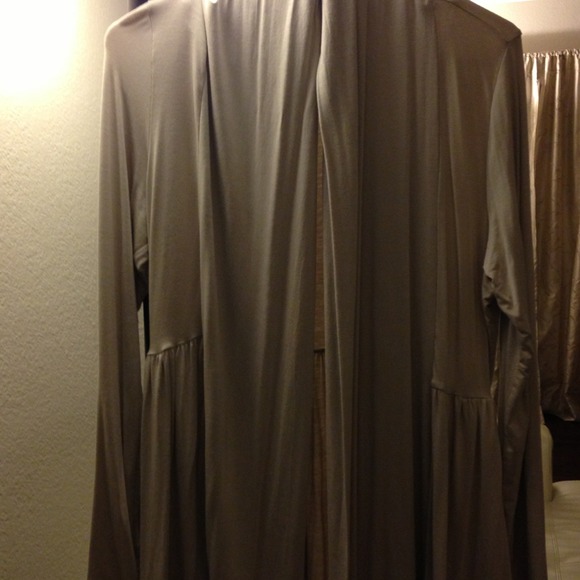 Kische beige/ cream layering top NEVER worn