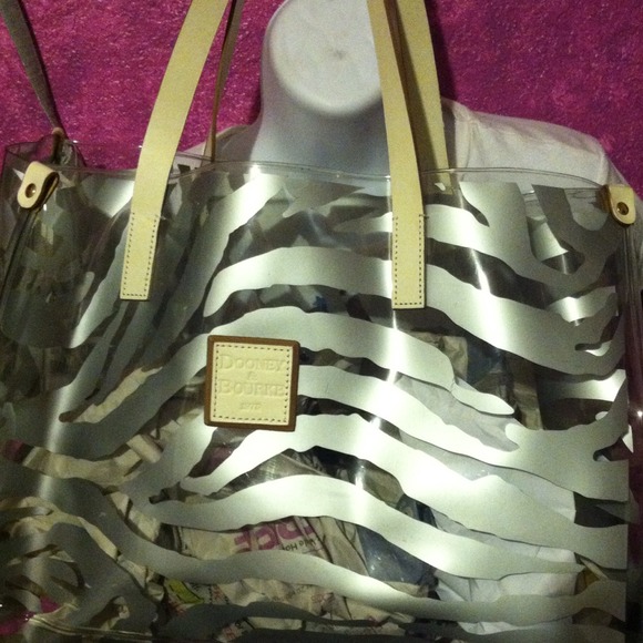 Dooney&Bourke IT Leather Shopper Tote