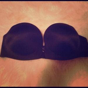 VS Bombshell Bra. Multi way.Misplaced the straps.