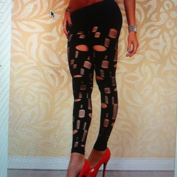 SOLD Hot Ripped leggings NEW