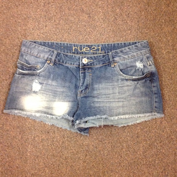 💢RESERVED💢 ✨REDUCED✨ Denim Shorts