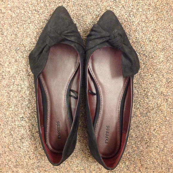 ✨REDUCED✨ EXPRESS Suede Flats