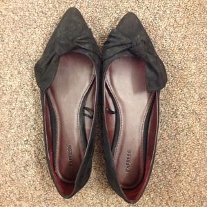✨REDUCED✨ EXPRESS Suede Flats