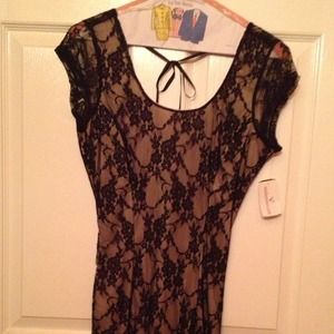Black lace Windsor short fashion dress