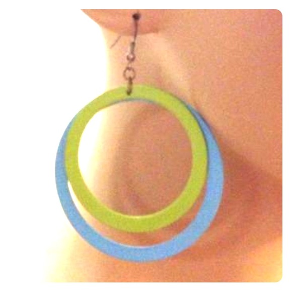 Jewelry - Blue and chartreuse circle earrings.