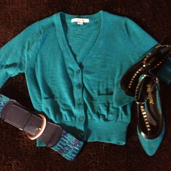 SOLD  bundle!'Elbow length crop sweater cardigan