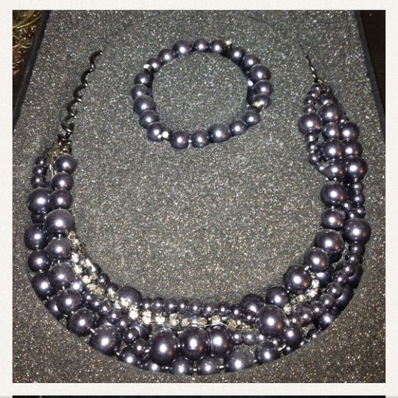 💢Bundle💢 coach bag, wristlet, ring and pearl set