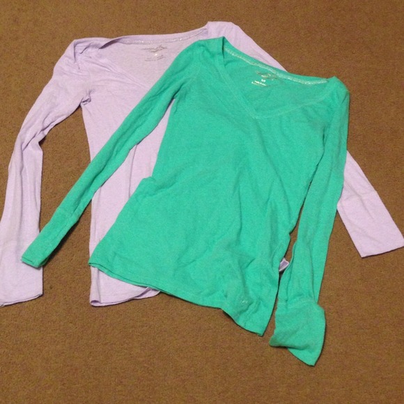 2 American Eagle long sleeve shirts