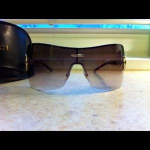 Gucci sunglasses 🌞Reserved for lcw🌞