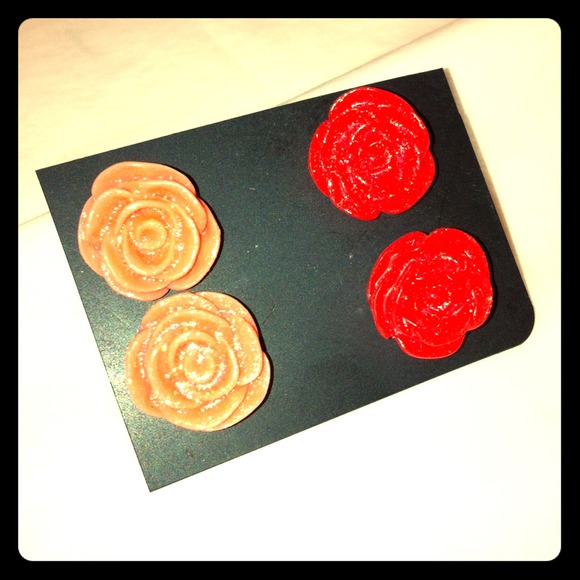 ❌Sold❌✌ Rose earrings