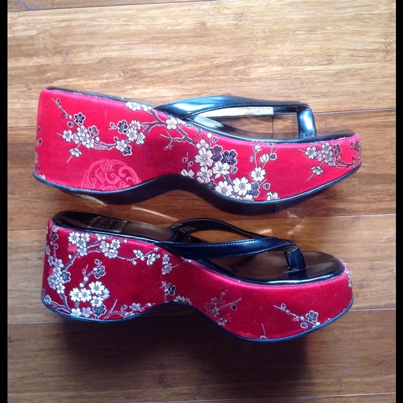 Chinese platform flip-flops - Picture 2 of 3