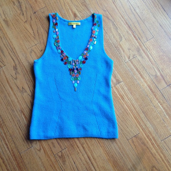 Vintage tank with stones