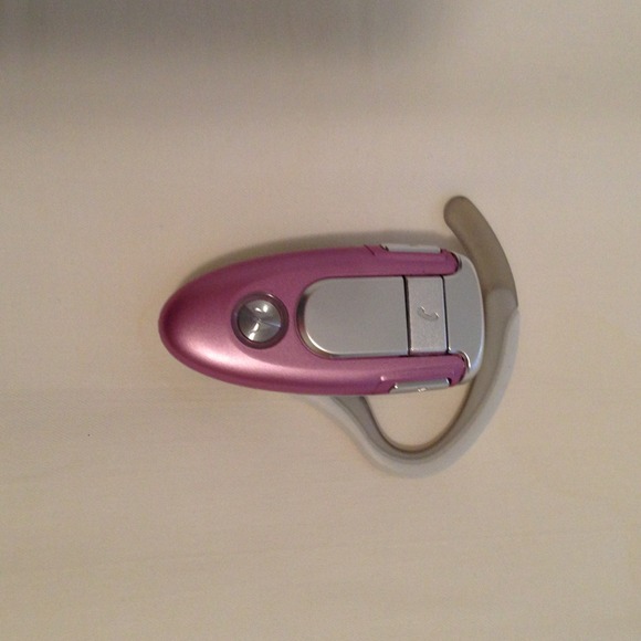Motorola pink Bluetooth ear piece for Blackberry