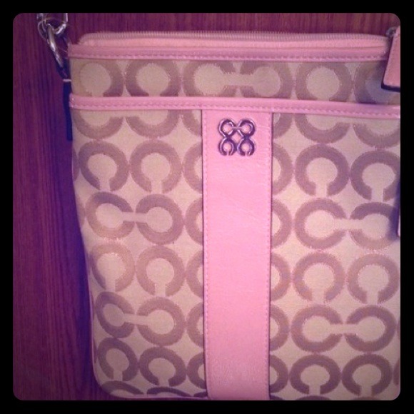 🚨$20 Via Paypal🚨Pink Coach Cross Body Bag 💕