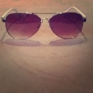 Vince Camuto unisex aviator sunglasses