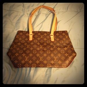 Louis Vuitton handbag! Fantastic condition!