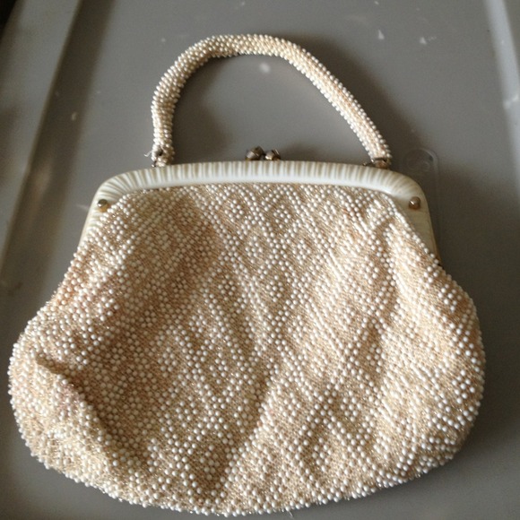 👛VINTAGE 1950's white an cream clutch/purse!