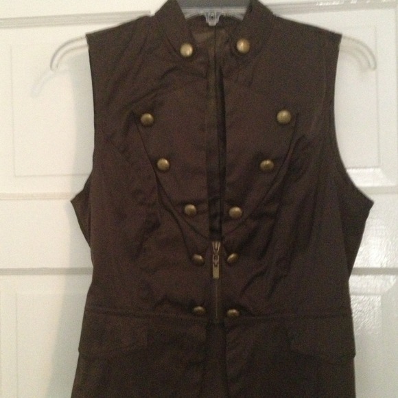 Beautiful vest and leopard skirt