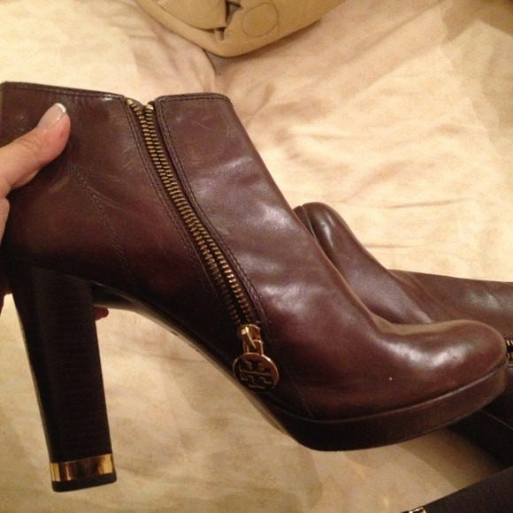 SOLD Tory burch booties brown - Picture 3 of 3